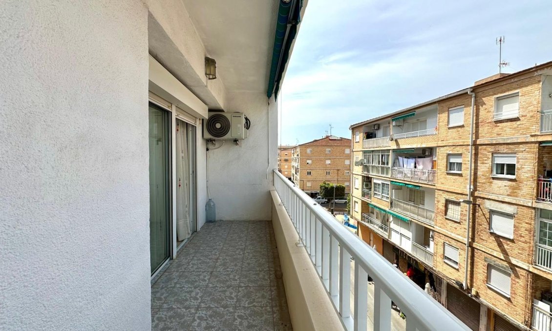 Wiederverkauf - Wohnung -
Torrevieja - Estacion De Autobuses