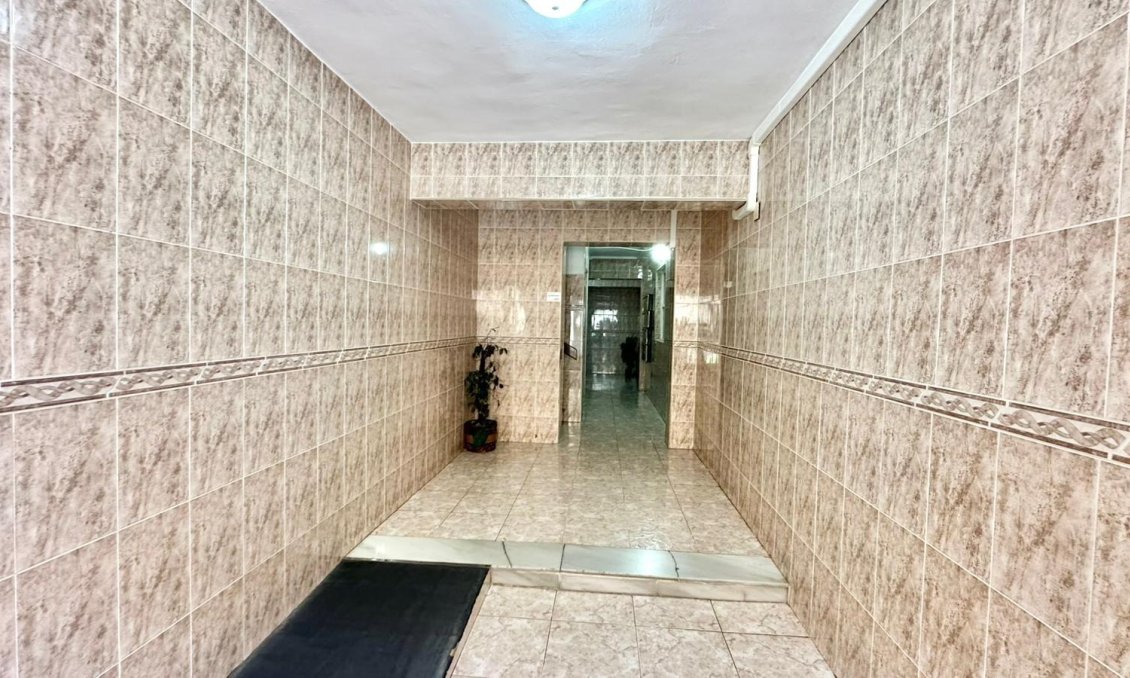 Wiederverkauf - Wohnung -
Torrevieja - Estacion De Autobuses