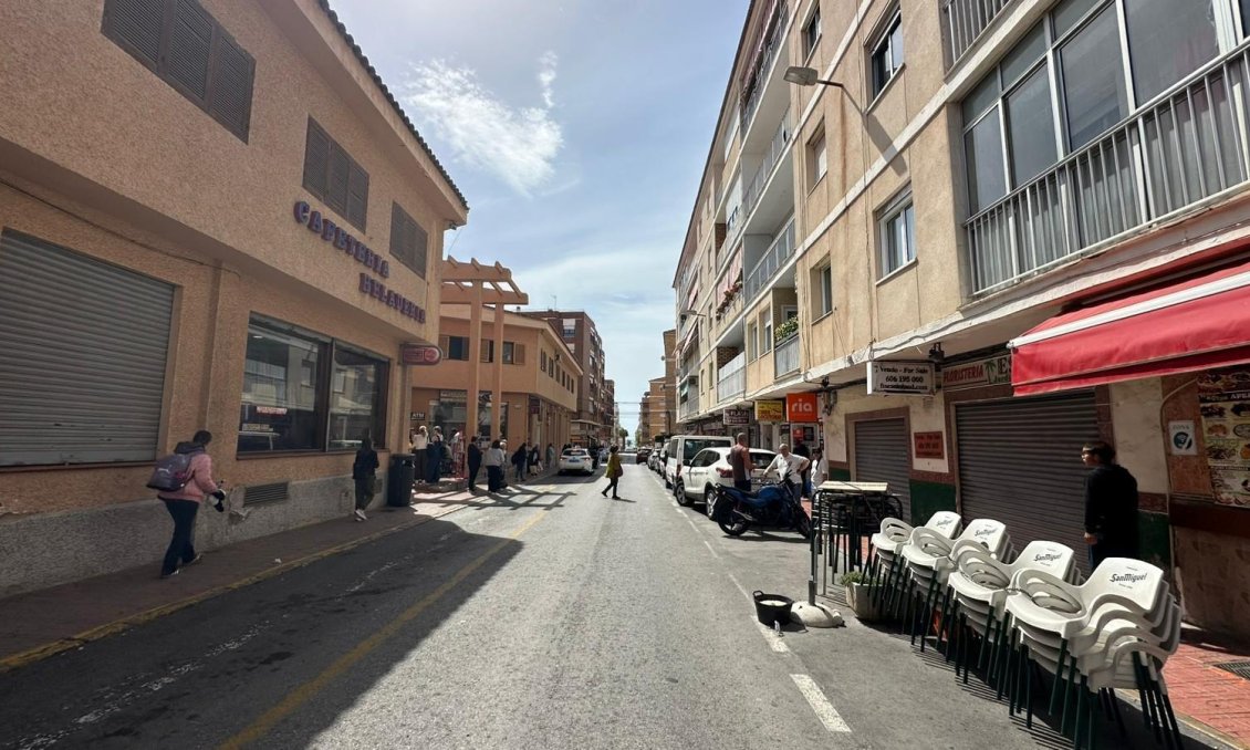 Wiederverkauf - Wohnung -
Torrevieja - Estacion De Autobuses