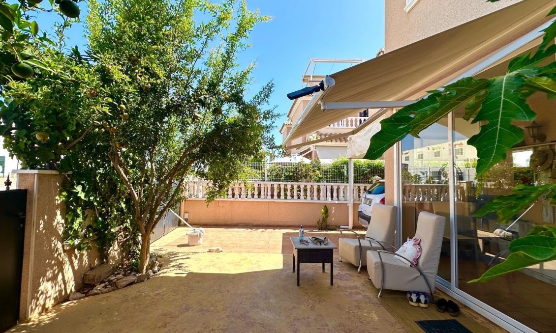 Segunda mano - Villa -
Orihuela Costa - La Regia