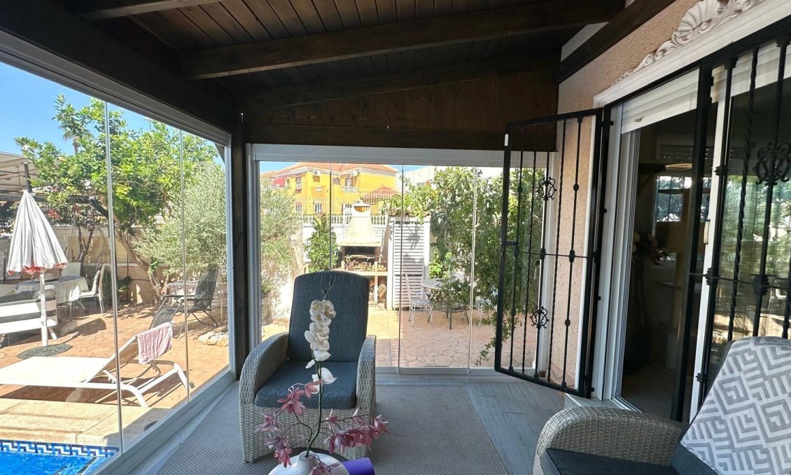 Segunda mano - Villa -
Orihuela Costa - La Regia