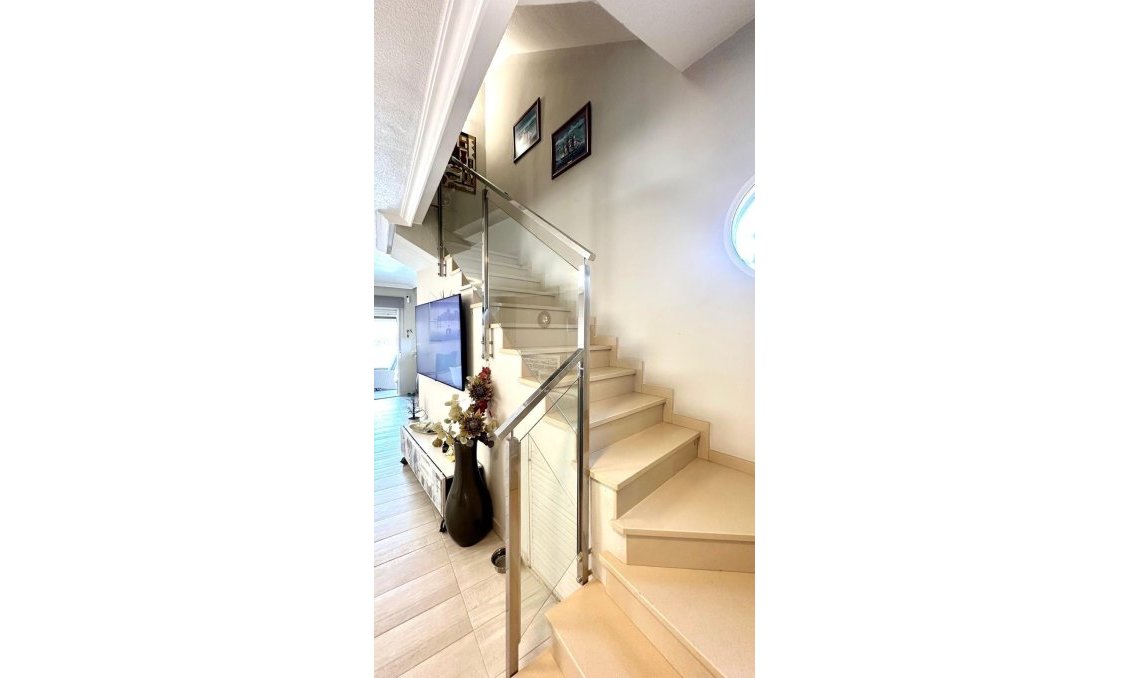 Segunda mano - Villa -
Orihuela Costa - La Regia