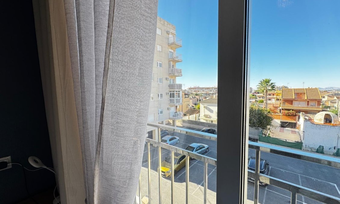 Segunda mano - Apartamento -
Torrevieja - Playa del Cura