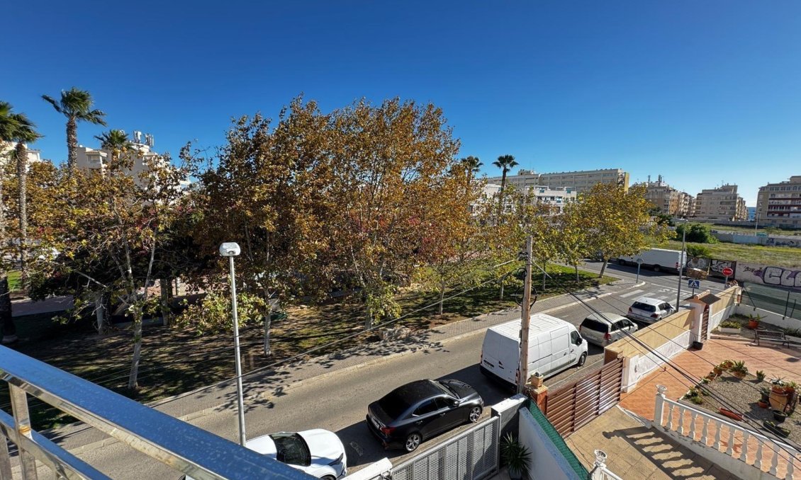 Segunda mano - Apartamento -
Torrevieja - Playa del Cura