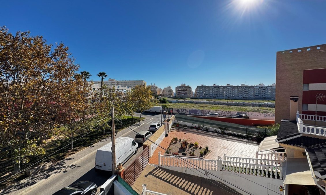 Segunda mano - Apartamento -
Torrevieja - Playa del Cura