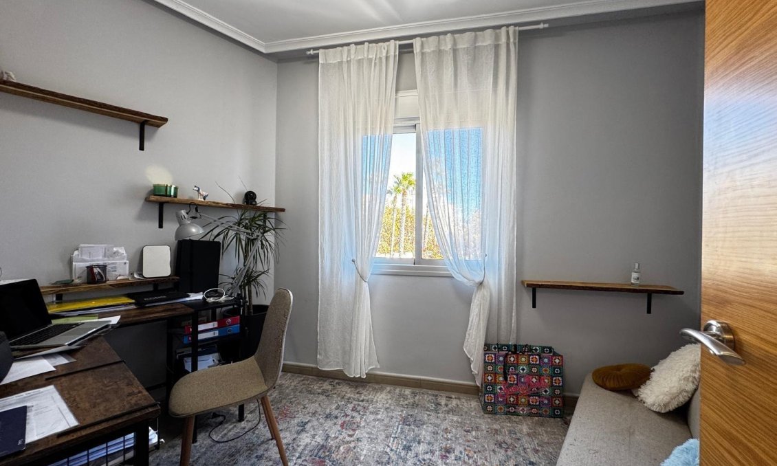 Segunda mano - Apartamento -
Torrevieja - Playa del Cura