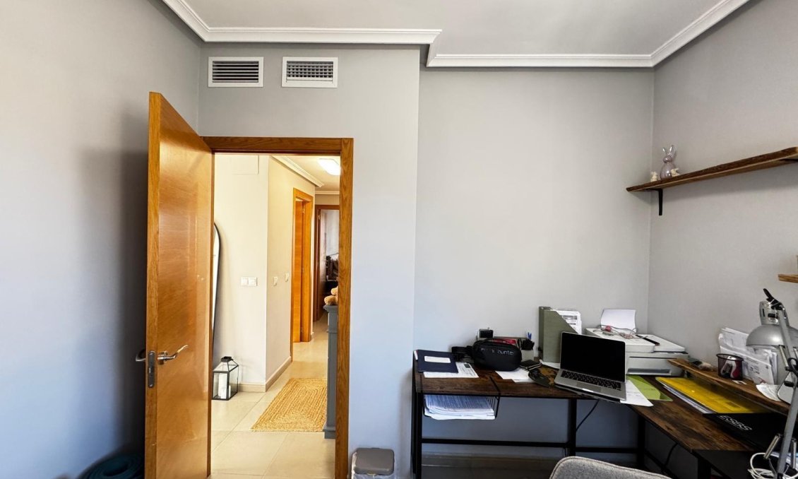 Segunda mano - Apartamento -
Torrevieja - Playa del Cura