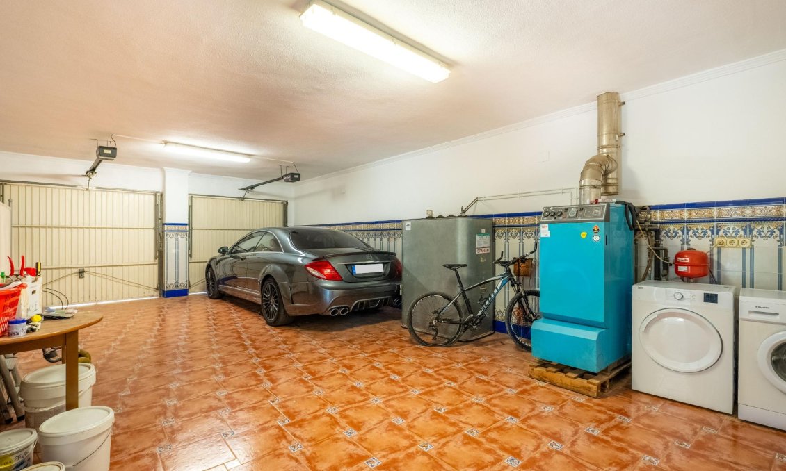 Resale - Villa -
Torrevieja - El Chaparral