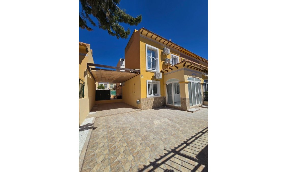 Wiederverkauf - Duplex -
Torrevieja - Torretas