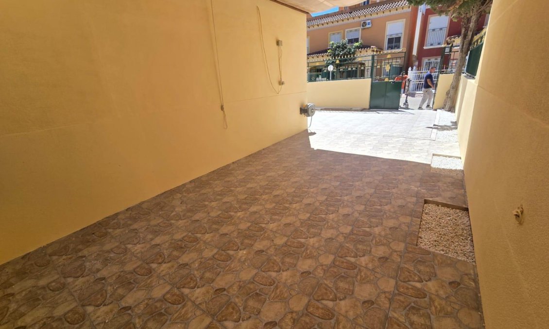 Wiederverkauf - Duplex -
Torrevieja - Torretas