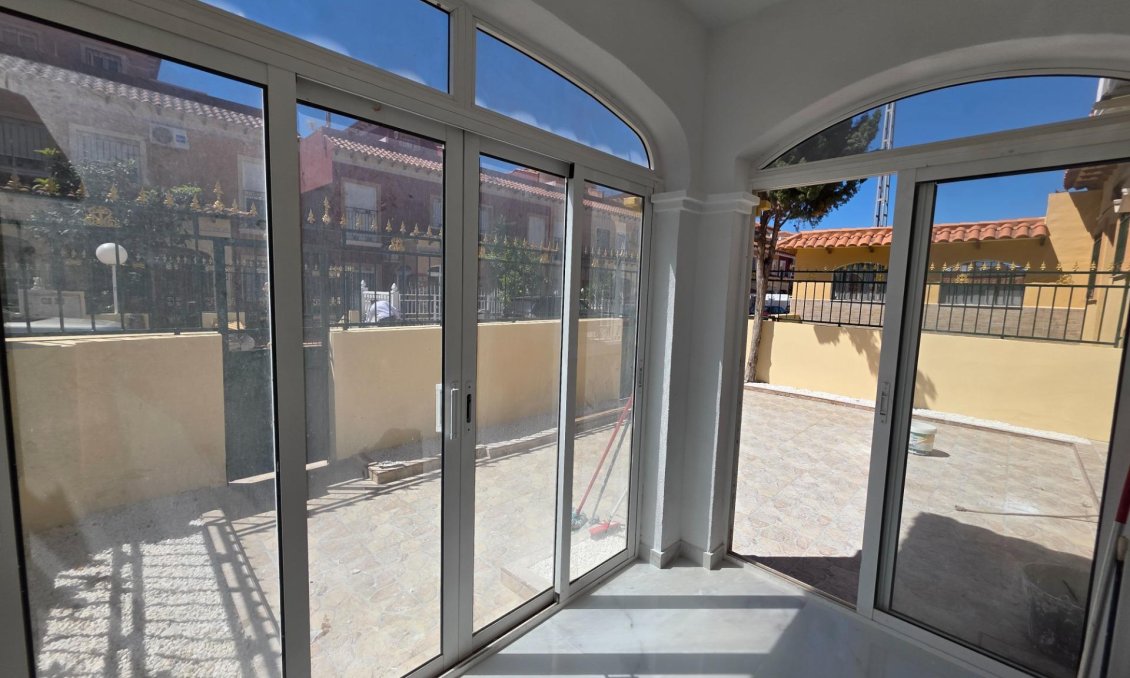 Wiederverkauf - Duplex -
Torrevieja - Torretas