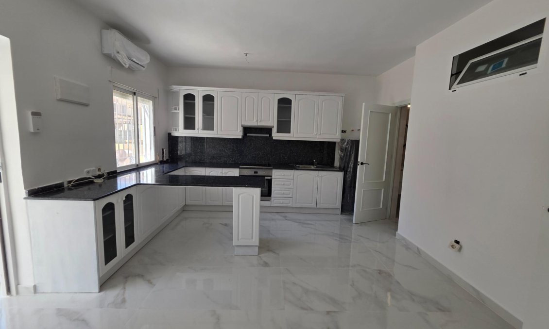 Wiederverkauf - Duplex -
Torrevieja - Torretas