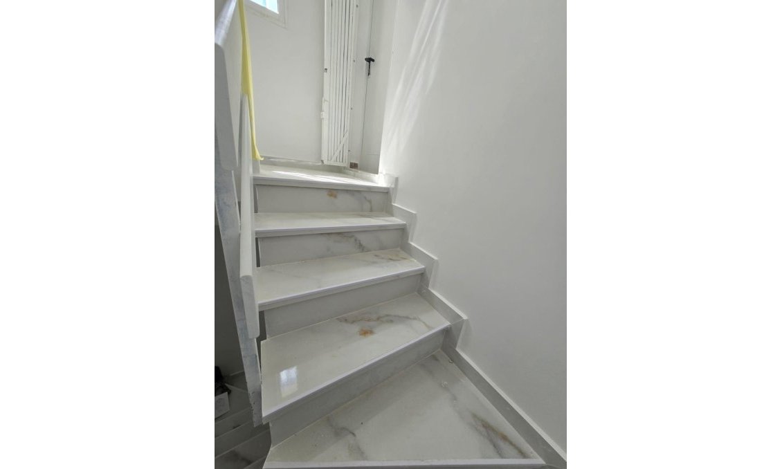 Wiederverkauf - Duplex -
Torrevieja - Torretas