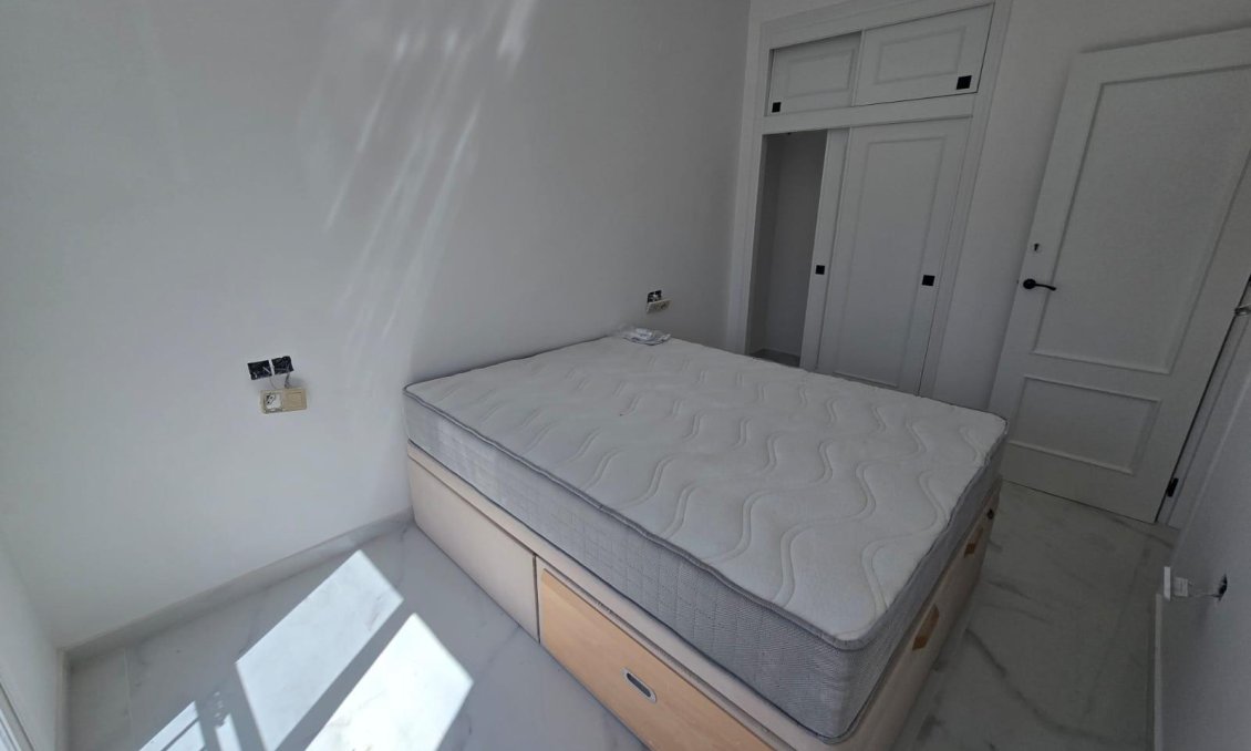 Wiederverkauf - Duplex -
Torrevieja - Torretas