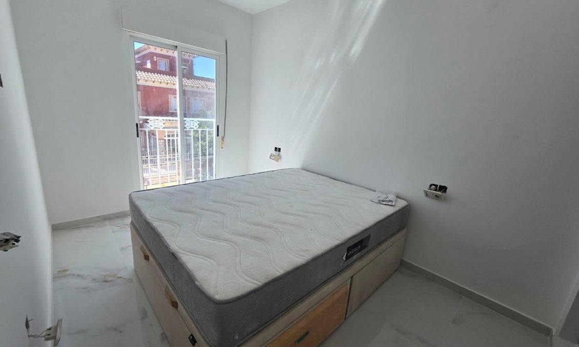 Wiederverkauf - Duplex -
Torrevieja - Torretas