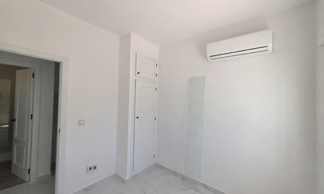 Wiederverkauf - Duplex -
Torrevieja - Torretas