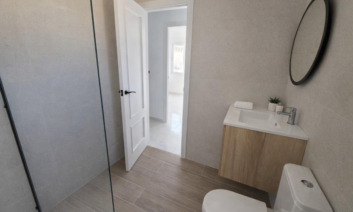 Wiederverkauf - Duplex -
Torrevieja - Torretas