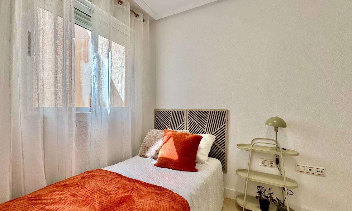 Segunda mano - Apartamento -
Torrevieja - PARQUE DE LAS NACIONES