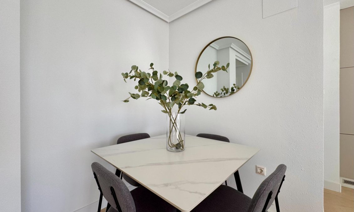 Segunda mano - Apartamento -
Torrevieja - PARQUE DE LAS NACIONES