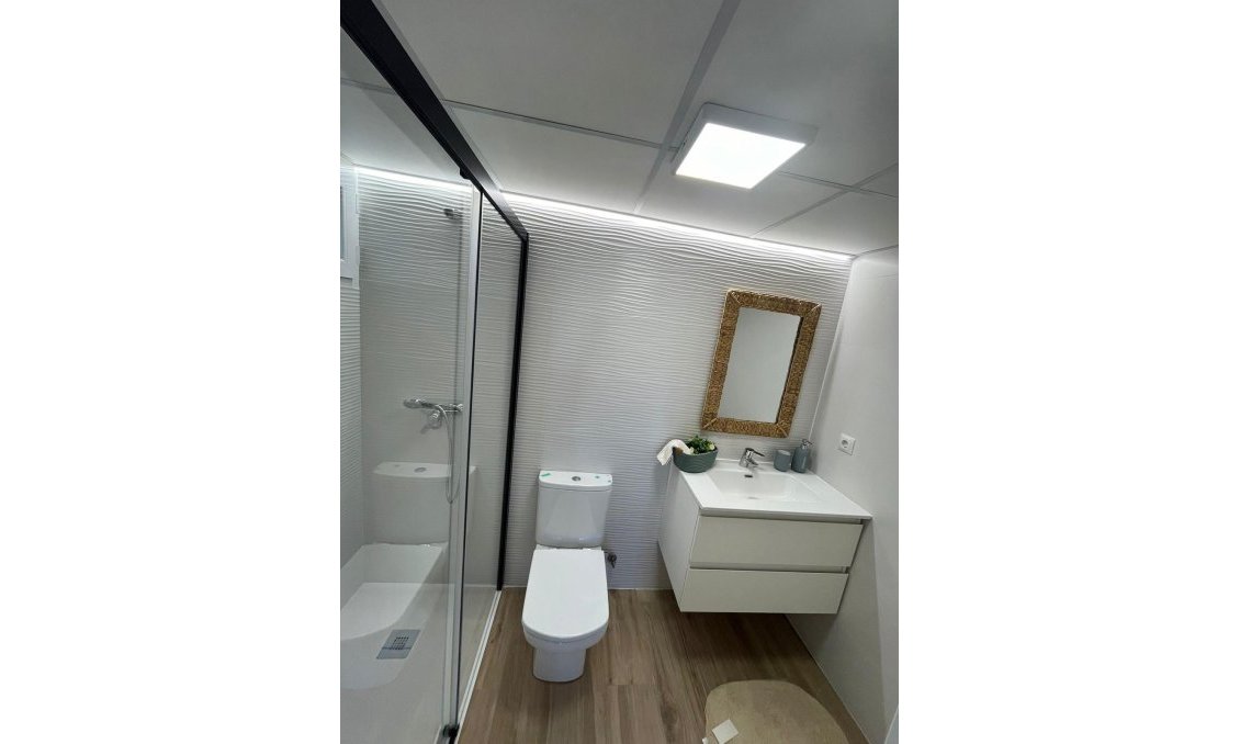 Segunda mano - Apartamento -
Torrevieja - Punta Prima