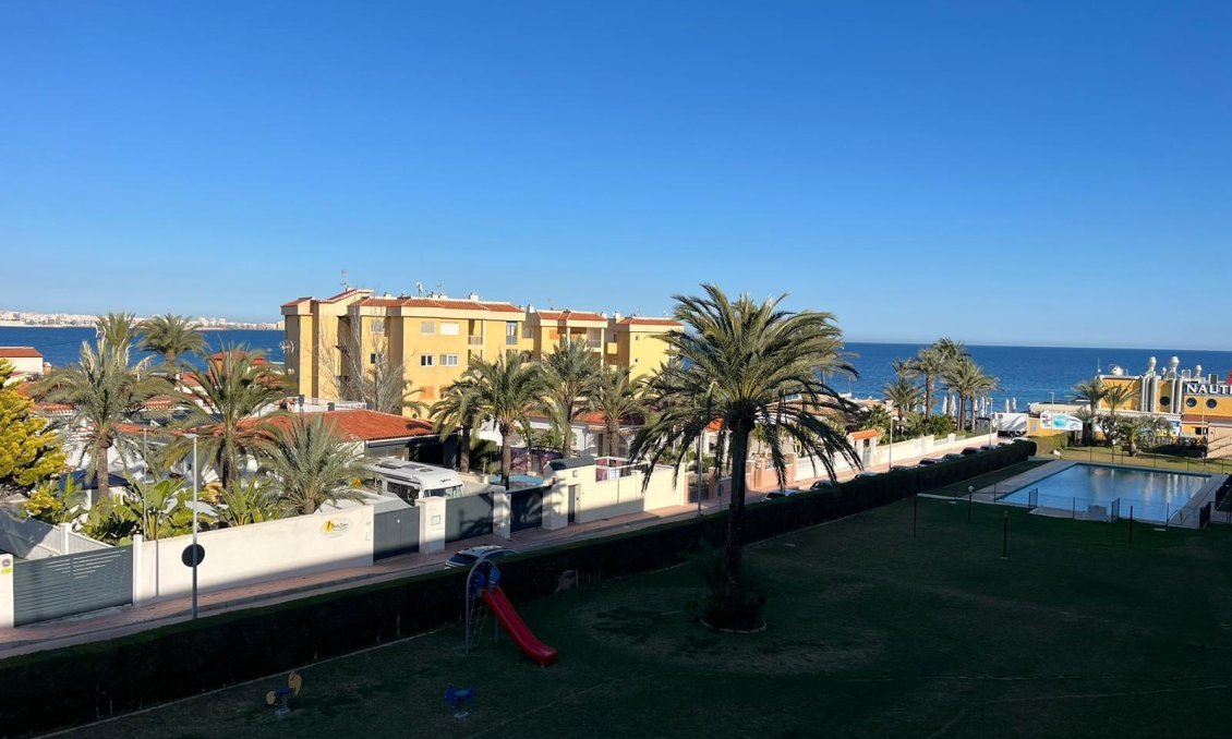 Segunda mano - Apartamento -
Torrevieja - Punta Prima