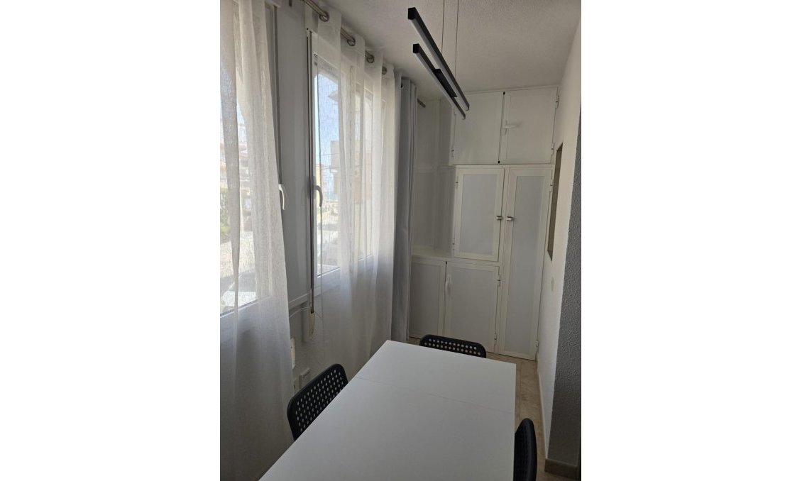 Wiederverkauf - Wohnung -
Torrevieja - La Mata Pueblo