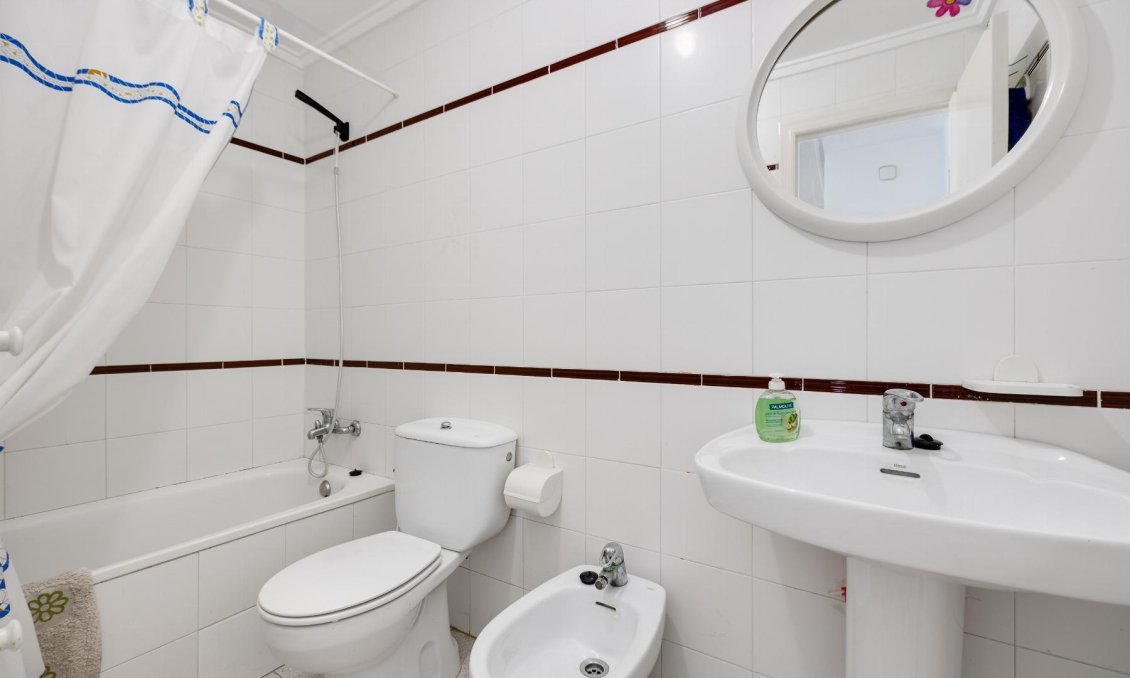 Wiederverkauf - Wohnung -
Torrevieja - Costa Blanca