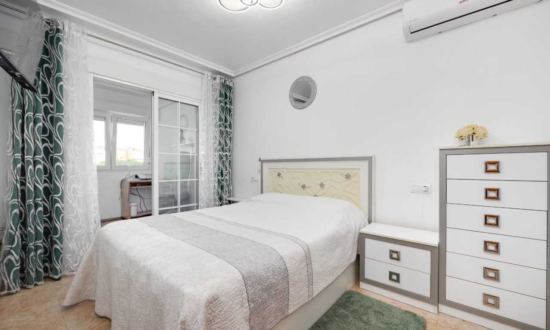 Wiederverkauf - Town House -
Torrevieja - Costa Blanca