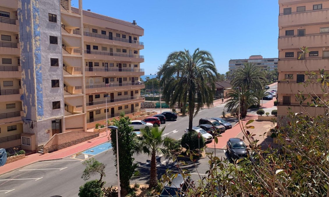 Wiederverkauf - Wohnung -
Torrevieja - Cabo Cervera