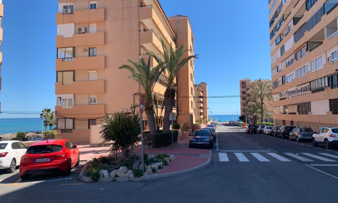 Wiederverkauf - Wohnung -
Torrevieja - Cabo Cervera