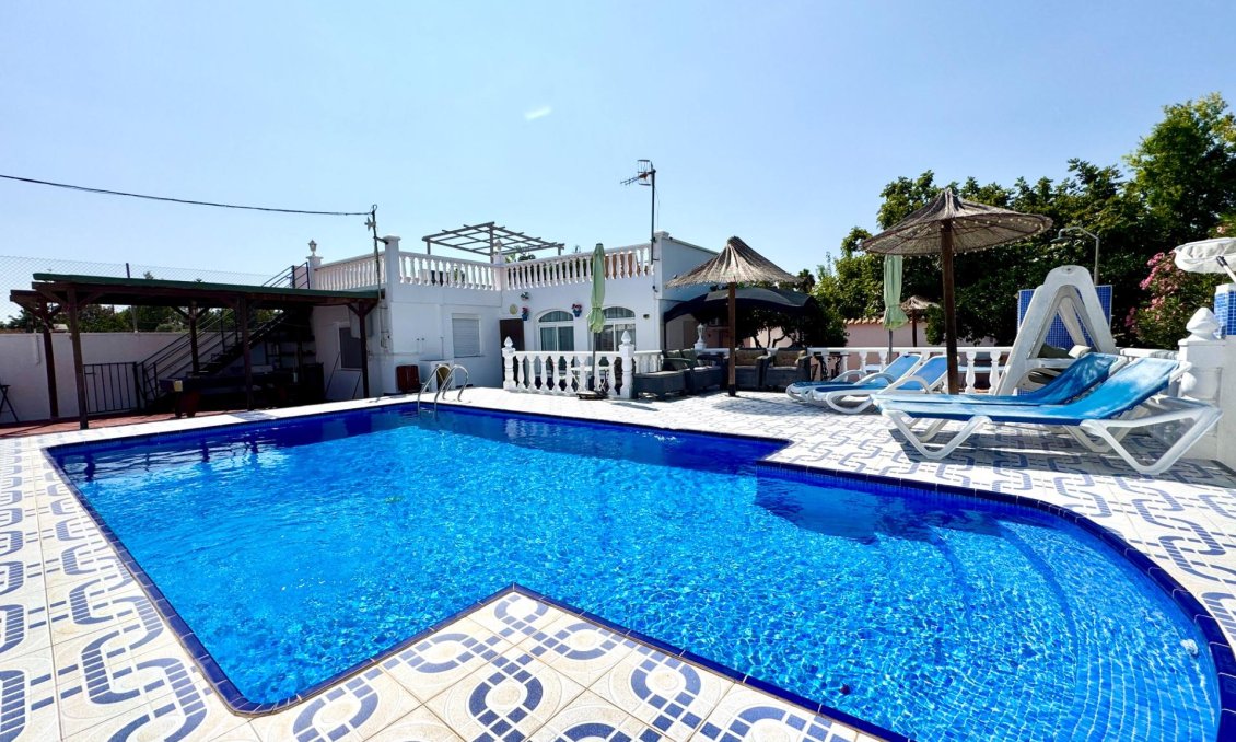 Használt Ingatlanok - Villa -
Dolores - Comunidad Valenciana