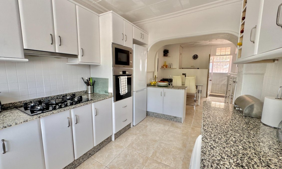 Használt Ingatlanok - Villa -
Dolores - Comunidad Valenciana