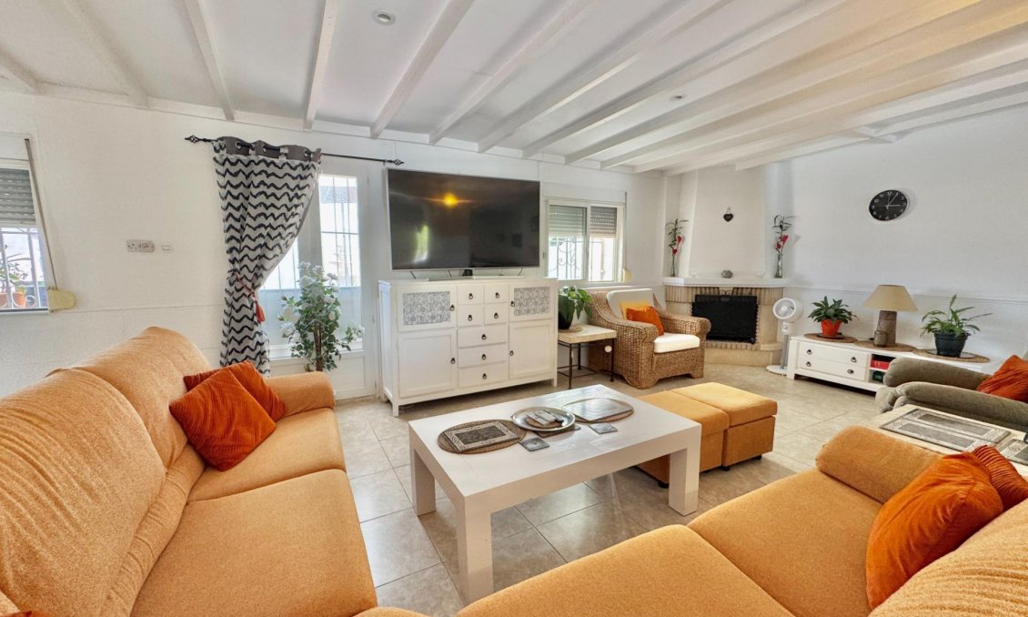 Használt Ingatlanok - Villa -
Dolores - Comunidad Valenciana