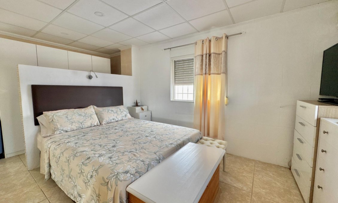 Használt Ingatlanok - Villa -
Dolores - Comunidad Valenciana