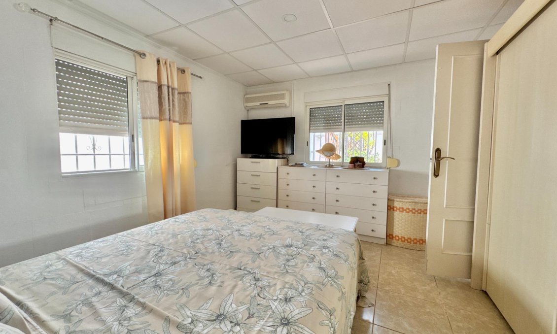 Használt Ingatlanok - Villa -
Dolores - Comunidad Valenciana