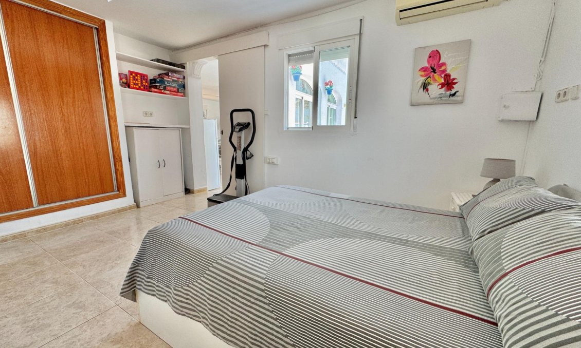 Használt Ingatlanok - Villa -
Dolores - Comunidad Valenciana