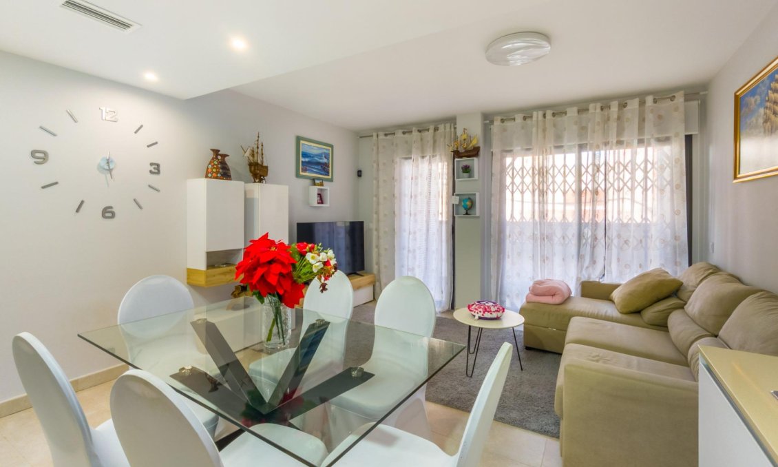 Wiederverkauf - Wohnung -
Torrevieja - Estacion De Autobuses