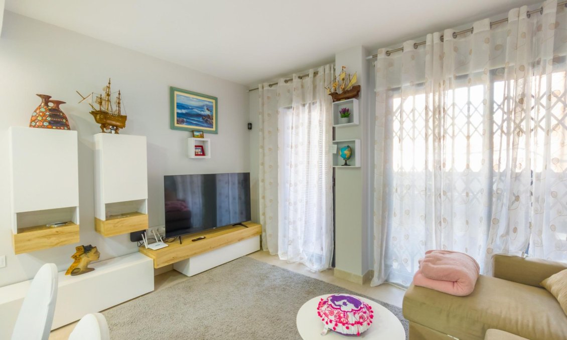 Wiederverkauf - Wohnung -
Torrevieja - Estacion De Autobuses