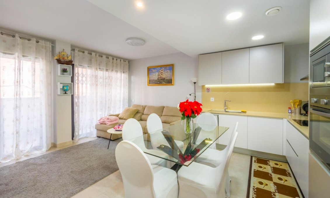 Wiederverkauf - Wohnung -
Torrevieja - Estacion De Autobuses