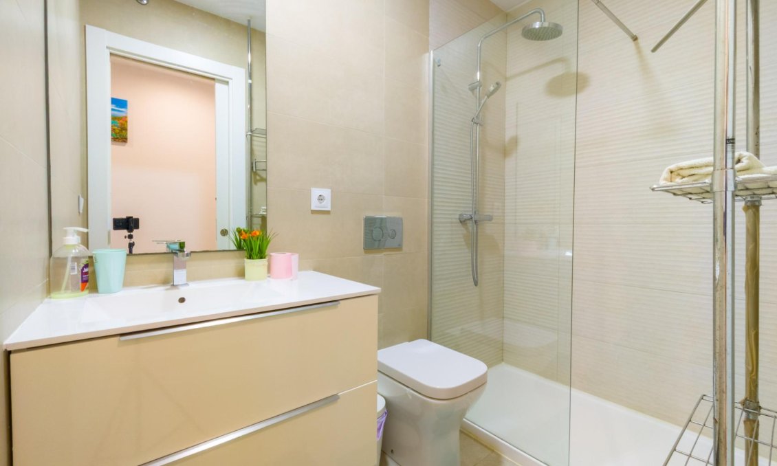 Wiederverkauf - Wohnung -
Torrevieja - Estacion De Autobuses