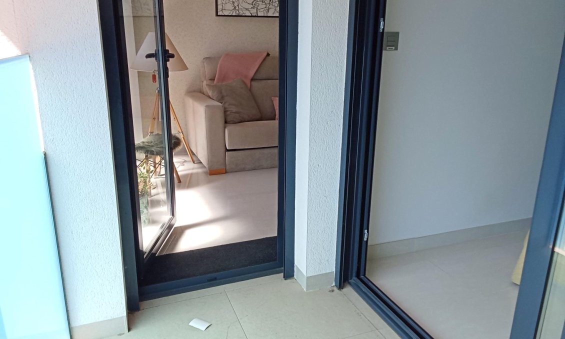 Wiederverkauf - Wohnung -
Torrevieja - Estacion De Autobuses