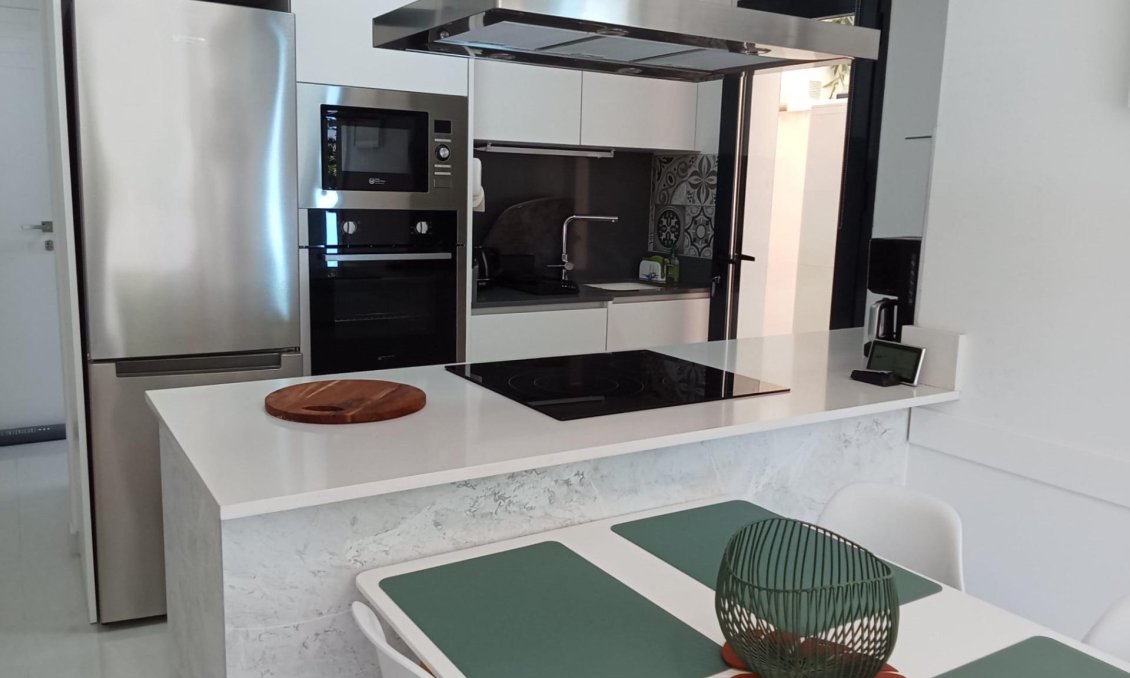 Wiederverkauf - Wohnung -
Torrevieja - Estacion De Autobuses