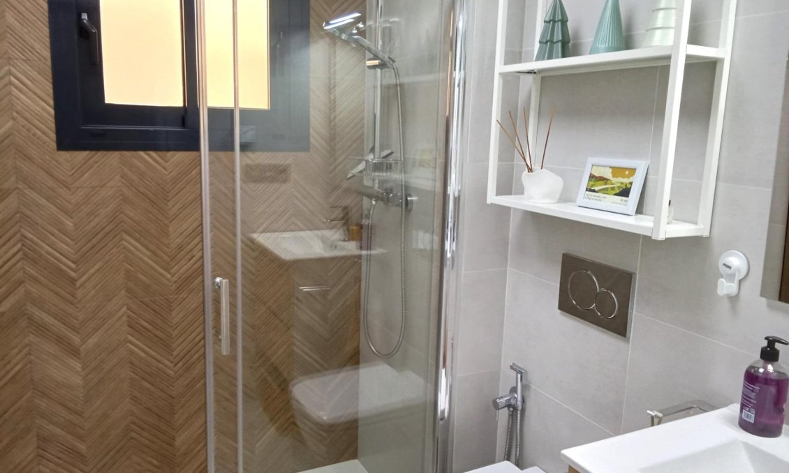 Wiederverkauf - Wohnung -
Torrevieja - Estacion De Autobuses