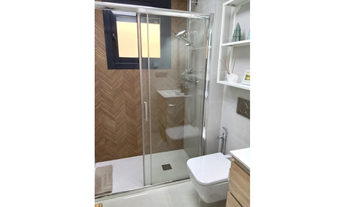 Wiederverkauf - Wohnung -
Torrevieja - Estacion De Autobuses