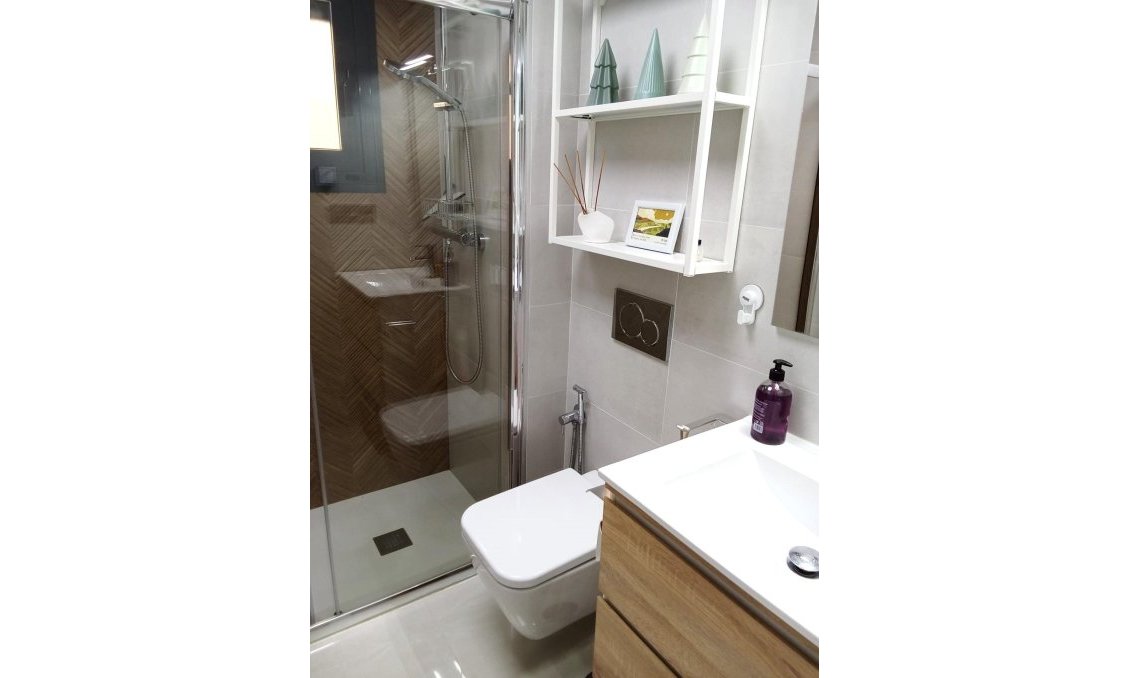 Wiederverkauf - Wohnung -
Torrevieja - Estacion De Autobuses