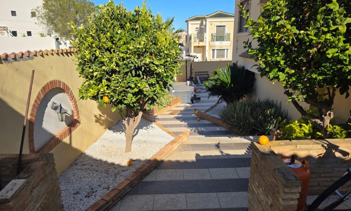 Resale - Villa -
Orihuela Costa - Villamartín-las Filipinas