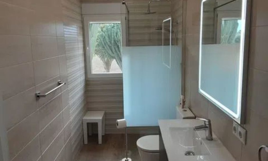 Wiederverkauf - Villa -
San Miguel de Salinas - Inland