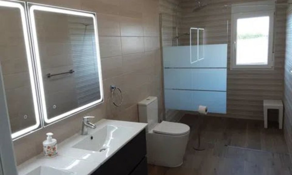 Wiederverkauf - Villa -
San Miguel de Salinas - Inland