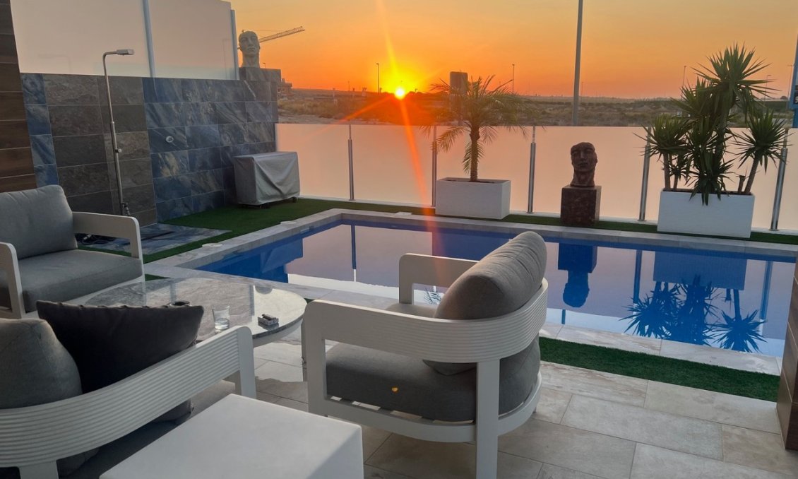 Használt Ingatlanok - Villa -
Los Montesinos - Costa Blanca