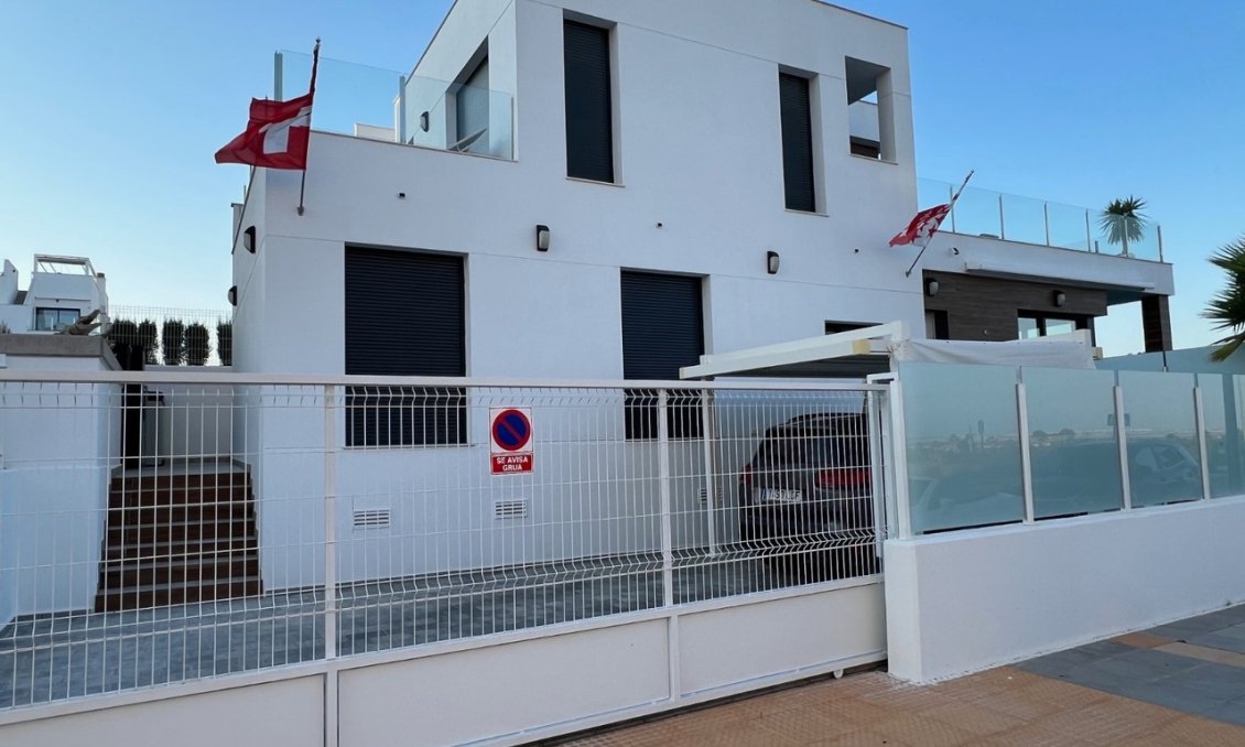 Használt Ingatlanok - Villa -
Los Montesinos - Costa Blanca